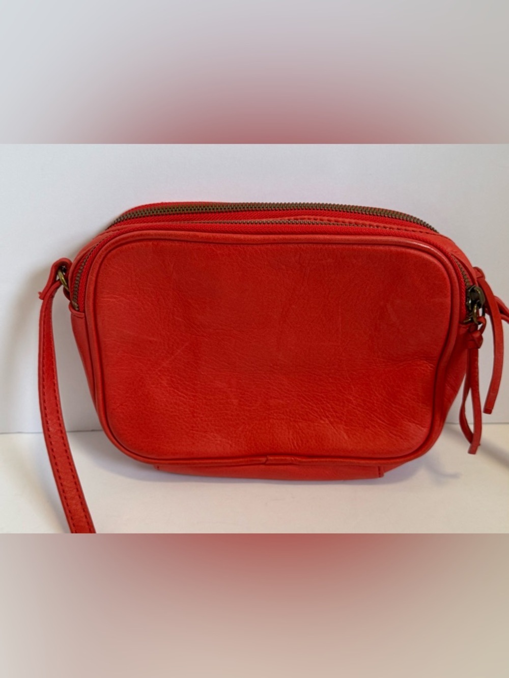Beautiful Mark & Graham Essential crossbody